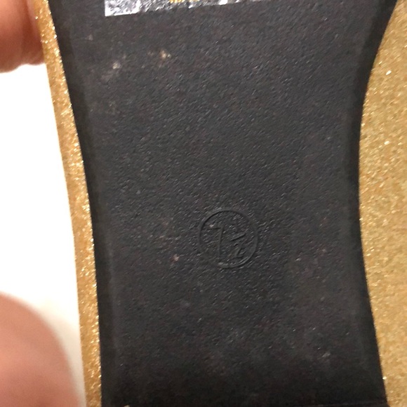 Gold flats - Picture 4 of 4